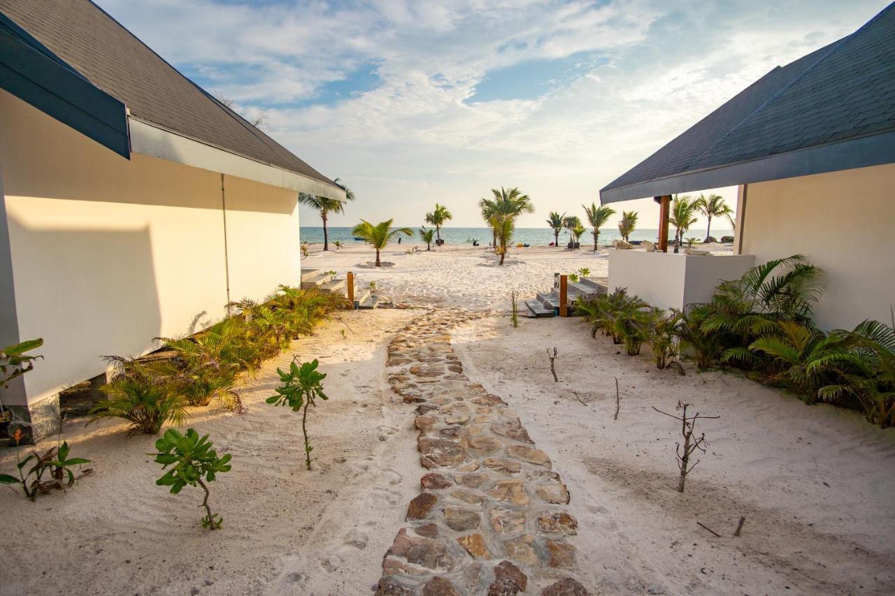 You&Me Resort Pagoda Beach Exterior foto